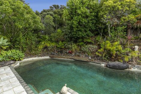 Photo of property in 32 Te Araroa Drive, Paremoremo, Auckland, 0632