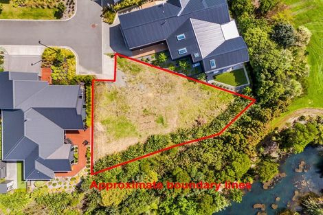 Photo of property in 10 Kakariki Lane, Waiwhakaiho, New Plymouth, 4312