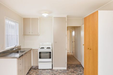Photo of property in 15 Leander Place, Milson, Palmerston North, 4414