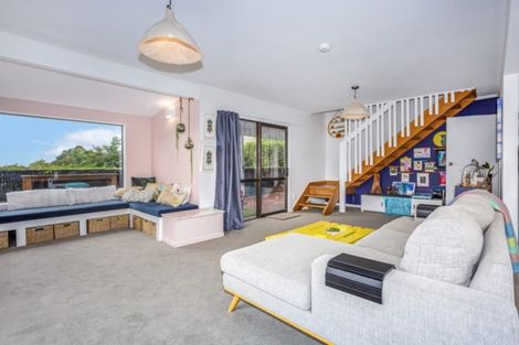 Photo of property in 10 Puketai Place, Pukerua Bay, 5026