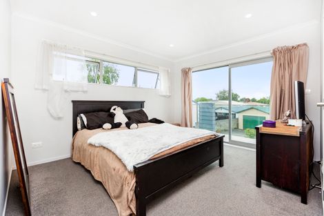 Photo of property in 1/11 Crosher Place, Silverdale, Hamilton, 3216