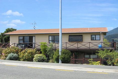 Photo of property in 137 Princes Drive, Britannia Heights, Nelson, 7010