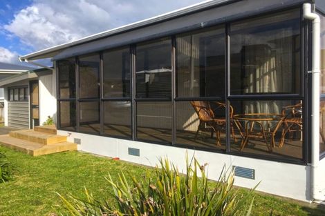 Photo of property in 10 Stuart Place, Blagdon, New Plymouth, 4310