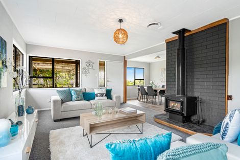 Photo of property in 12 Landsdale Place, Massey, Auckland, 0614