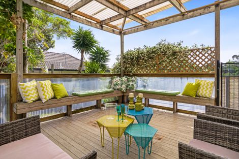 Photo of property in 12 Landsdale Place, Massey, Auckland, 0614