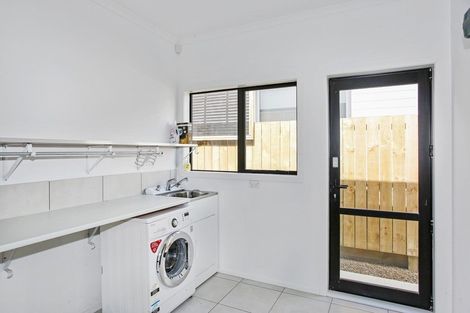 Photo of property in 6 Rees Way, Tuakau, 2121