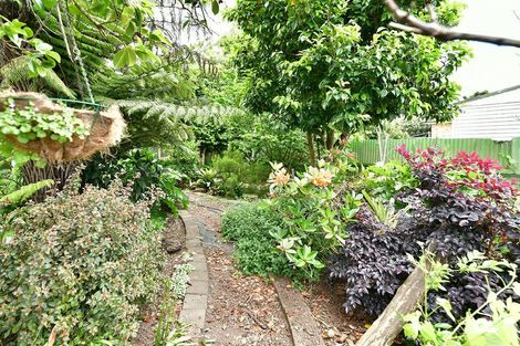 Photo of property in 47 Waipani Road, Te Atatu Peninsula, Auckland, 0610