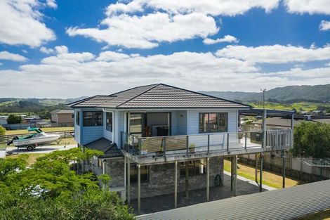 Photo of property in 5 Marram Place, Mangawhai Heads, Mangawhai, 0505
