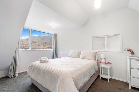 Photo of property in 8 Arawata Terrace, Fernhill, Queenstown, 9300