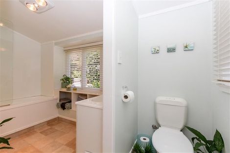 Photo of property in 24 Bracken Street, New Plymouth, 4310