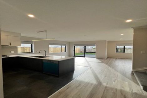 Photo of property in 8c Bunnythorpe Road, Papakura, 2110