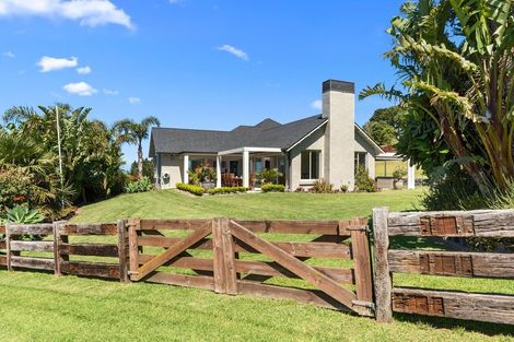 Photo of property in 104 Vaughans Road, Long Bay, Albany, 0792