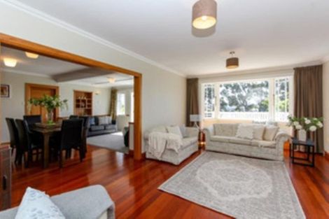 Photo of property in 28 Baring Terrace, Strandon, New Plymouth, 4312
