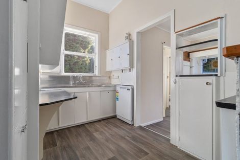 Photo of property in 25 Bayview Road, Browns Bay, Auckland, 0630