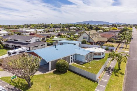 Photo of property in 6 Belvedere Avenue, Waikanae, 5036