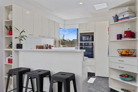 Photo of property in 53 Hawkesbury Avenue, St Albans, Christchurch, 8014