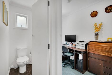 Photo of property in 218 Henwood Road, Paraite, New Plymouth, 4372