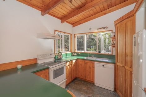 Photo of property in 5b Pohutukawa Grove, Whitianga, 3510