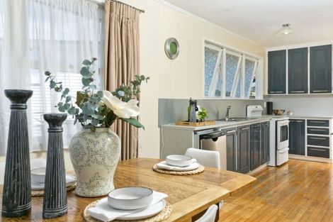 Photo of property in 1/91 Bond Crescent, Forrest Hill, Auckland, 0620