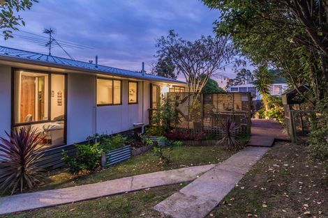 Photo of property in 2/109 Oreil Avenue, West Harbour, Auckland, 0618