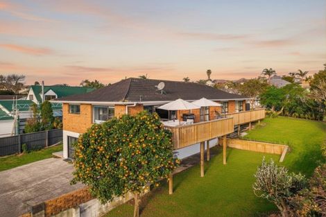 Photo of property in 53 Goodwood Drive, Goodwood Heights, Auckland, 2105
