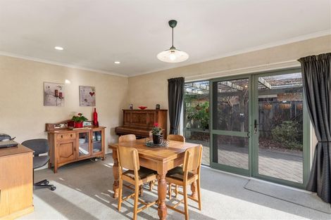 Photo of property in 44 Warwick Drive, Lynmore, Rotorua, 3010