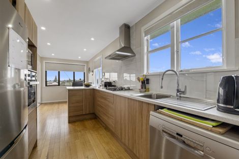 Photo of property in 75 Mould Street, Waitara, 4320