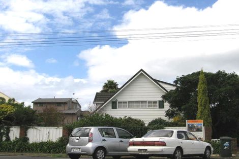 Photo of property in 2/7 Craig Road, Milford, Auckland, 0620