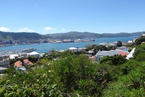 Photo of property in 11 Vogel Street, Mount Victoria, Wellington, 6011