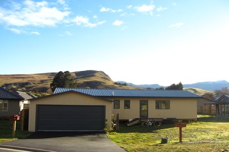 Photo of property in 7 Coburn Place, Lake Hayes, Queenstown, 9304