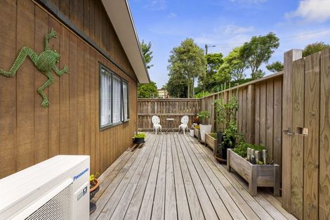 Photo of property in 78 Howard Road, Orere Point, Papakura, 2585