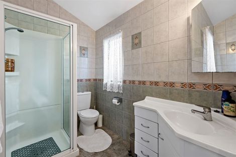 Photo of property in 42 Maygrove Drive, Orewa, 0931