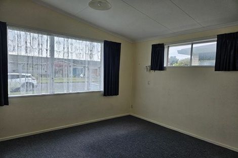 Photo of property in 2 Edwards Place, Terrace End, Palmerston North, 4410
