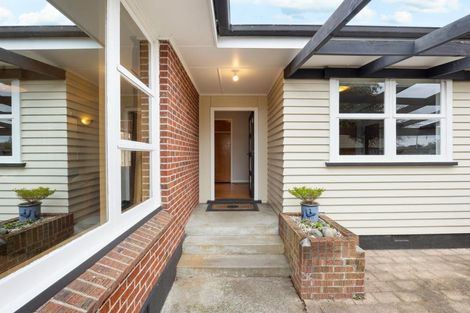 Photo of property in 4 Dover Road, St Andrews, Hamilton, 3200