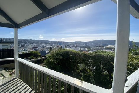 Photo of property in 6 Doctors Common, Mount Victoria, Wellington, 6011
