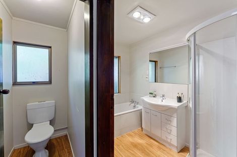 Photo of property in 19 Napier Grove, Waikanae Beach, Waikanae, 5036