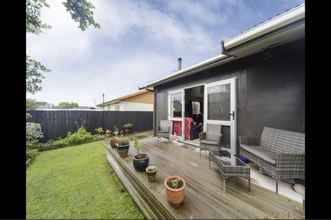 Photo of property in 35 Peter Hall Drive, Kelvin Grove, Palmerston North, 4414