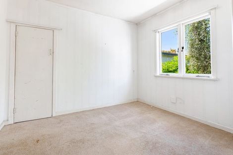 Photo of property in 2 Barberry Lane, Te Atatu Peninsula, Auckland, 0610