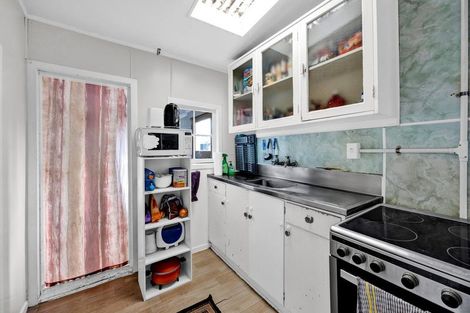 Photo of property in 407 Waihi Road, Normanby, Hawera, 4614