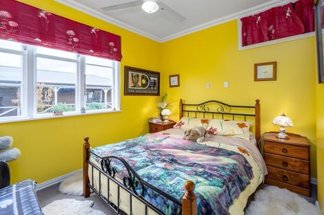 Photo of property in 18 Esther Street, Martinborough, 5711