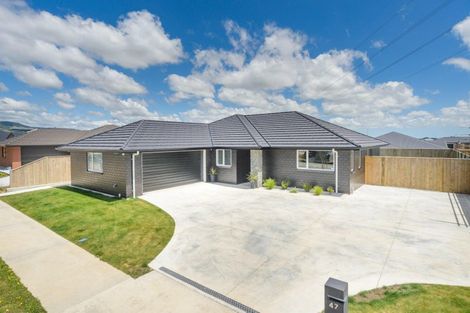 Photo of property in 47 Atlantic Drive, Fitzherbert, Palmerston North, 4410