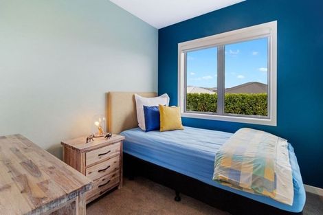 Photo of property in 12 Roseberry Place, Whitianga, 3510