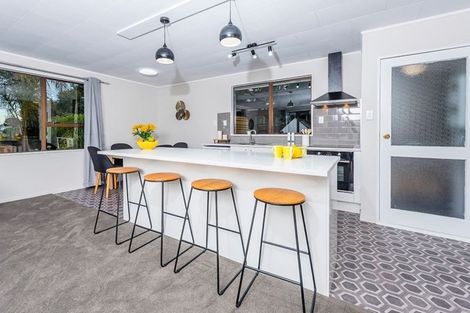 Photo of property in 4 Kayle Glen, West Harbour, Auckland, 0618