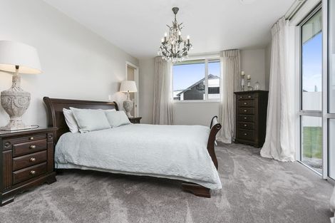 Photo of property in 129 Saint Kilda Road, Cambridge, 3434