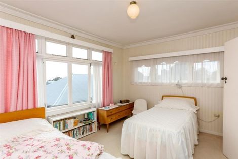 Photo of property in 8 Strandon Place, Strandon, New Plymouth, 4312