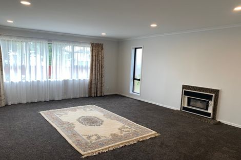 Photo of property in 7 Sutton Crescent, Papakura, 2110