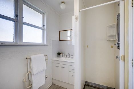 Photo of property in 1 James Cook Street, Havelock North, 4130