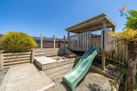 Photo of property in 20 Jasmine Grove, Maungaraki, Lower Hutt, 5010
