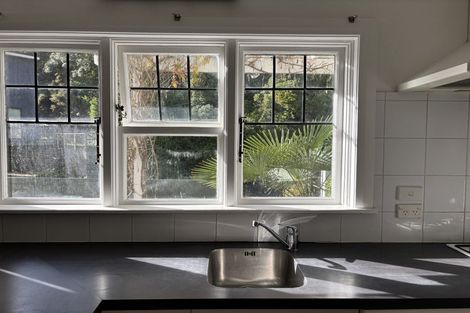 Photo of property in 2b Wilkinson Street, Oriental Bay, Wellington, 6011