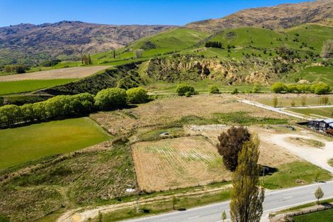 Photo of property in 5 Cardrona Valley Road, Wanaka, 9305